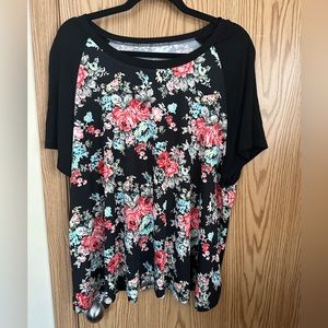 🍉 SHEIN curve short sleeve T-shirt , black with floral print, 2X, pretty, NWOT